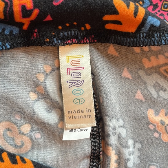 LuLaRoe Tall & Curvy Leggings - Picture 2 of 4